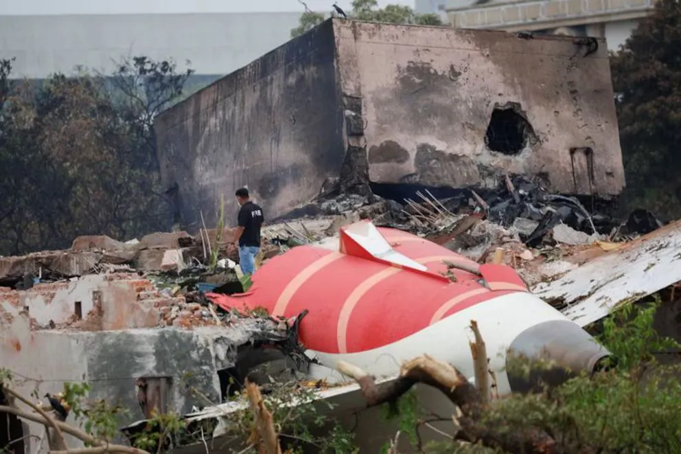 Analizan cajas negras del avión de Air India para esclarecer tragedia que dejó 270 muertos