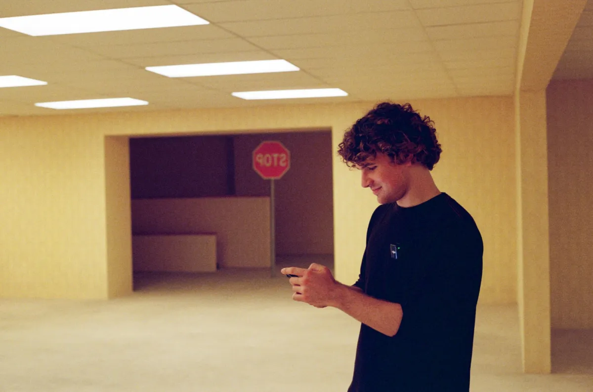 Kane Parsons volverá para la secuela de "The Backrooms"