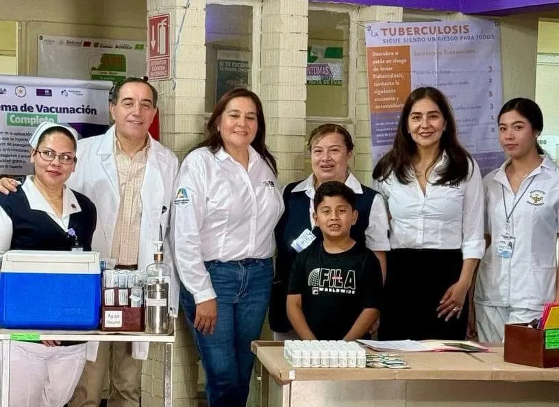 Invitan a ciudadanos a acudir a módulos de vacunación en Ramos Arizpe