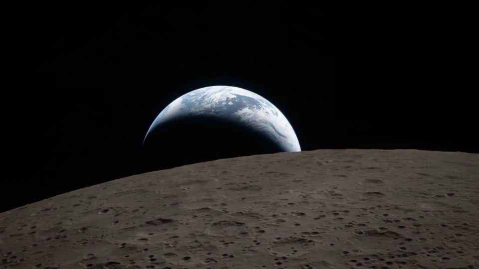 Artemis II se aleja de la Luna tras romper récord histórico en el espacio