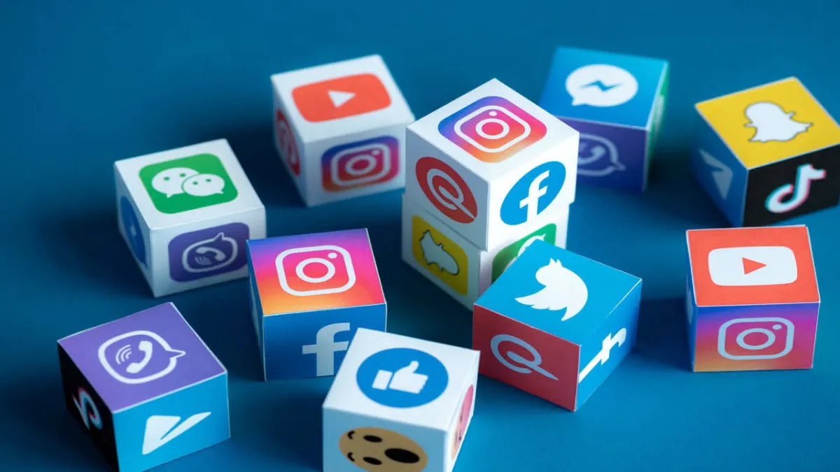 Francia frena prohibición de redes sociales para menores de 15 años