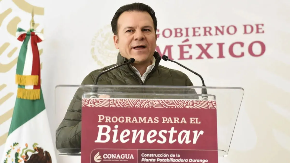 Gobernador de Durango asegura que conserva su visa de EU, aunque enfrenta revisión migratoria