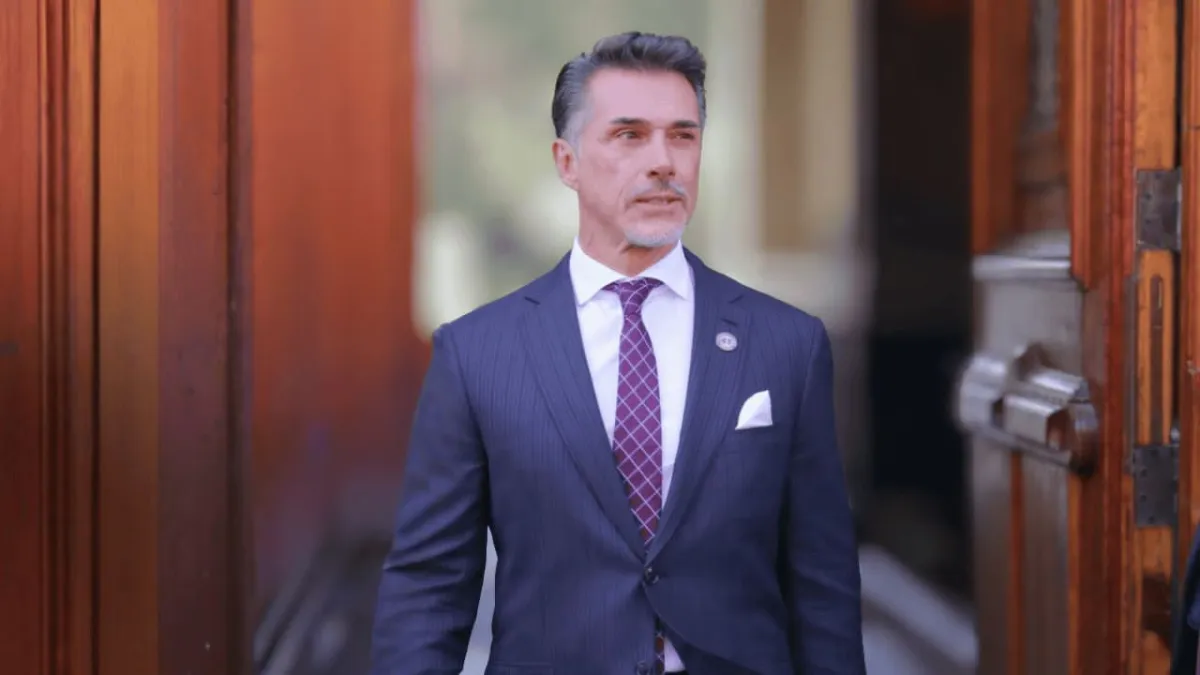 Sergio Mayer rompe con Morena y presenta renuncia irrevocable tras años de polémicas internas