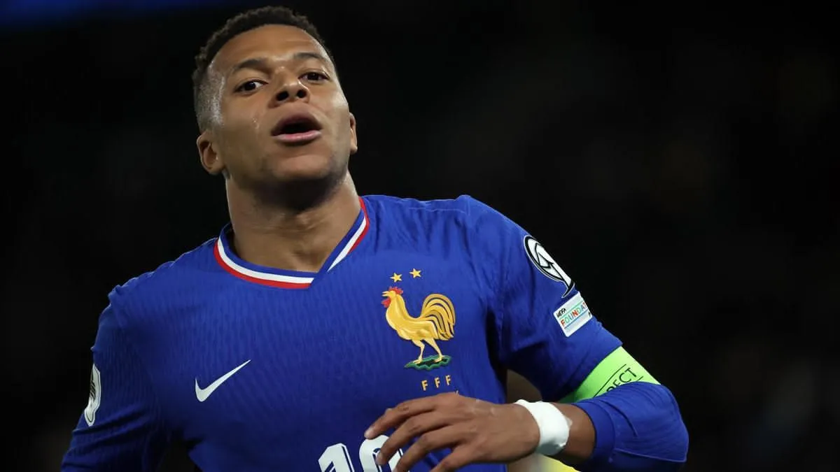 PSG exige 180 millones a Mbappé tras su negativa a ser traspasado