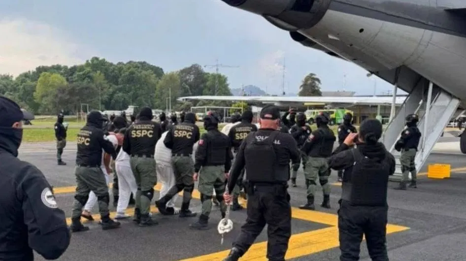 Trasladan a 25 reos de alta peligrosidad de Michoacán a penales federales