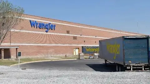 Cierre de Wrangler en Torreón impactará a 1,800 trabajadores; Municipio anuncia plan de reempleo