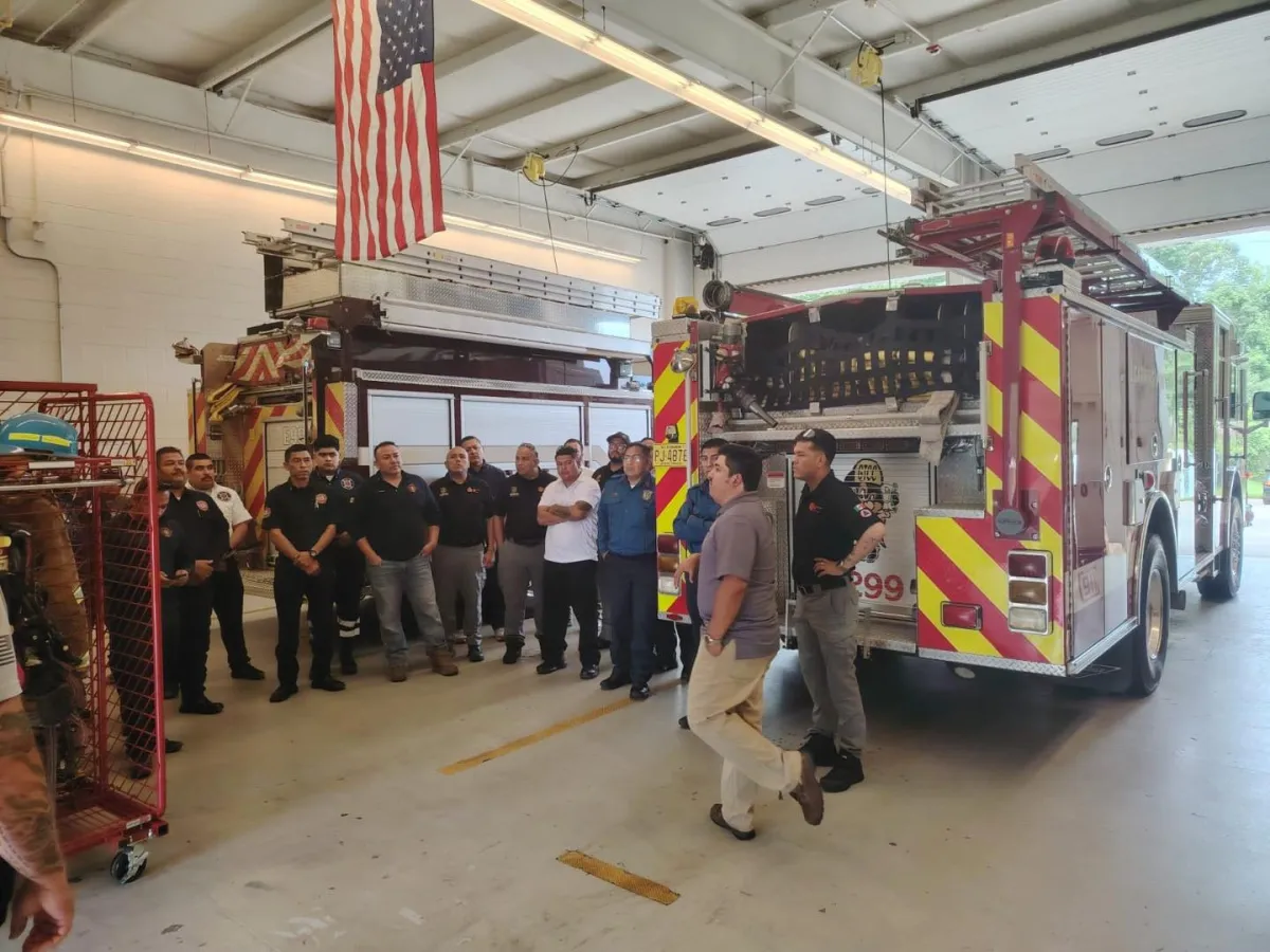 Bomberos de Torreón se capacitan en Estados Unidos para fortalecer su labor contra incendios