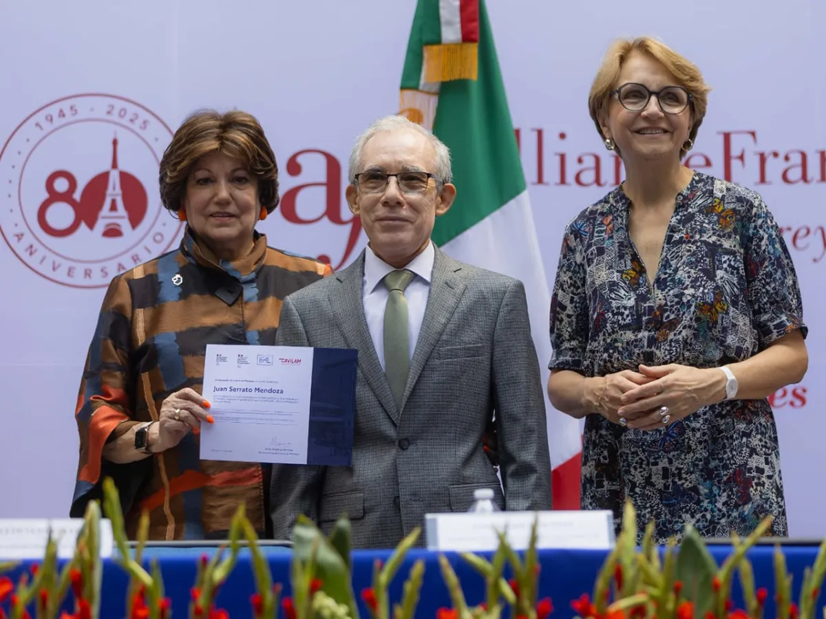 Nuevo León impulsa el idioma frances en escuelas normales
