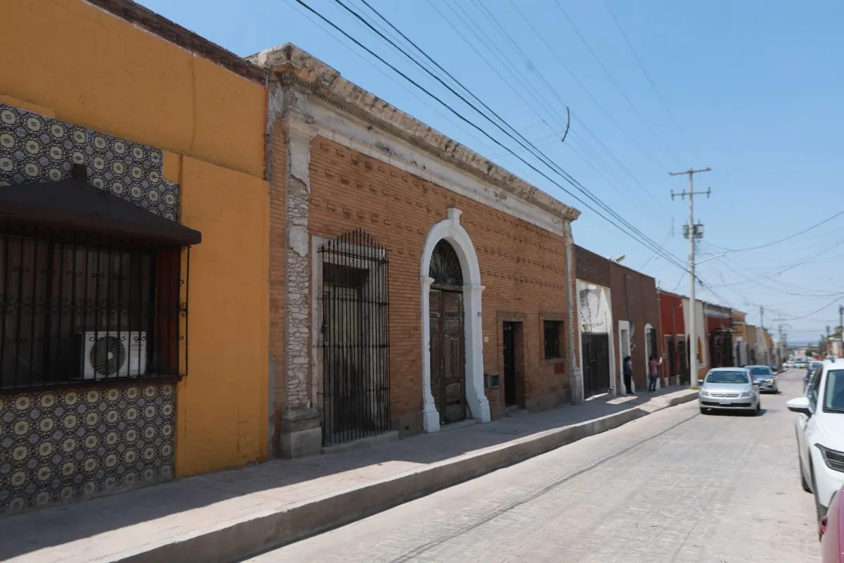 Avanza al 90% programa de Embellecimiento de Fachadas en Distrito Centro de Saltillo
