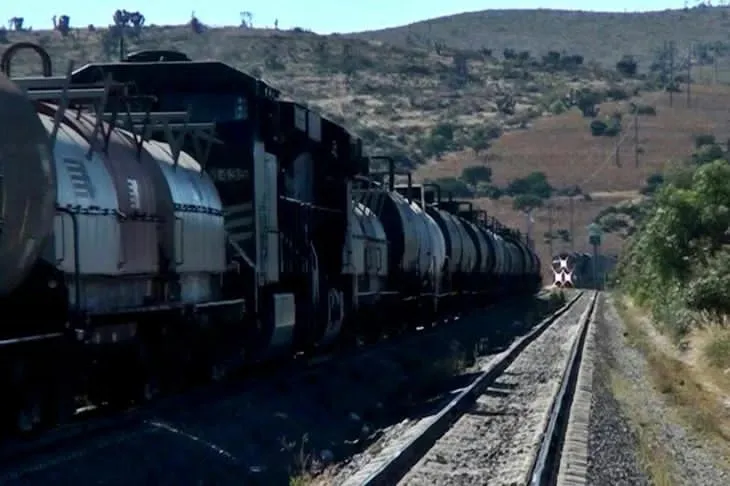 Hallan seis cuerpos dentro de vagón de tren en Texas en plena ola de calor; investigan si serían migrantes