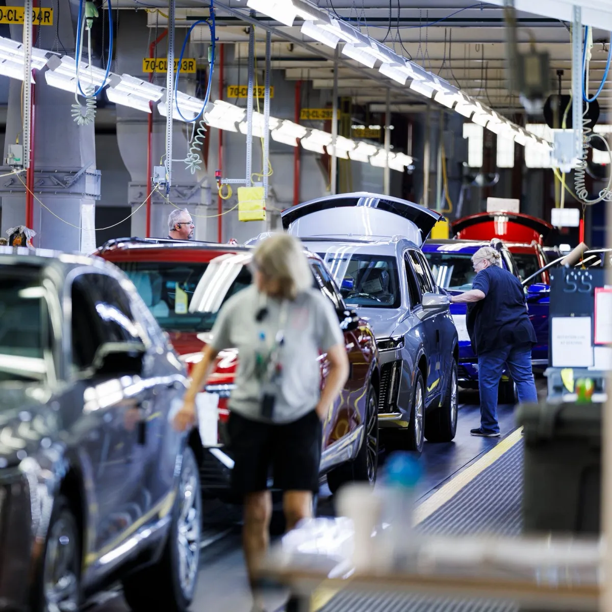Trump asegura que GM y Ford respaldan los aranceles a camionetas de México y Canadá