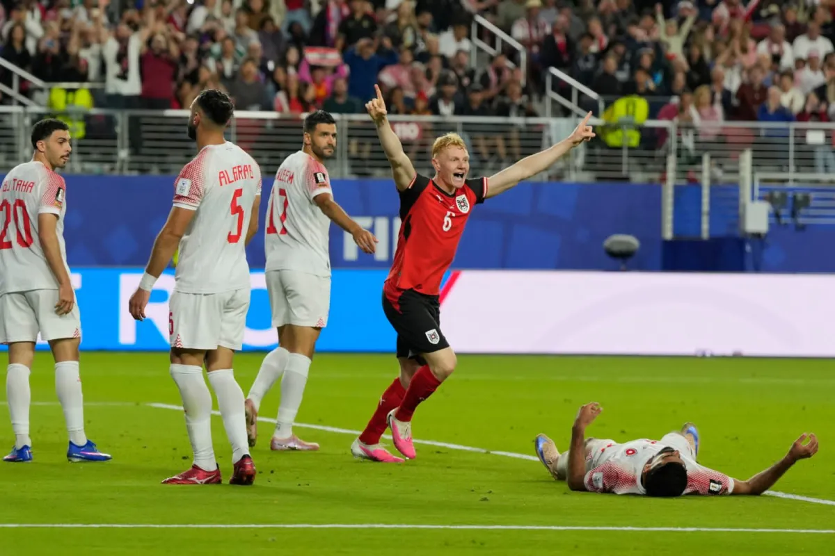Austria sufre, pero arranca el Mundial con triunfo 3-1 ante Jordania tras un penal al 100