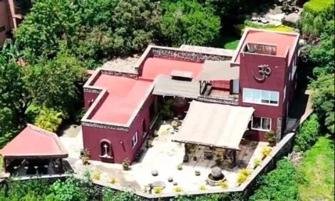 Exhortan a Noroña a cumplir obligaciones fiscales por su propiedad en Tepoztlán