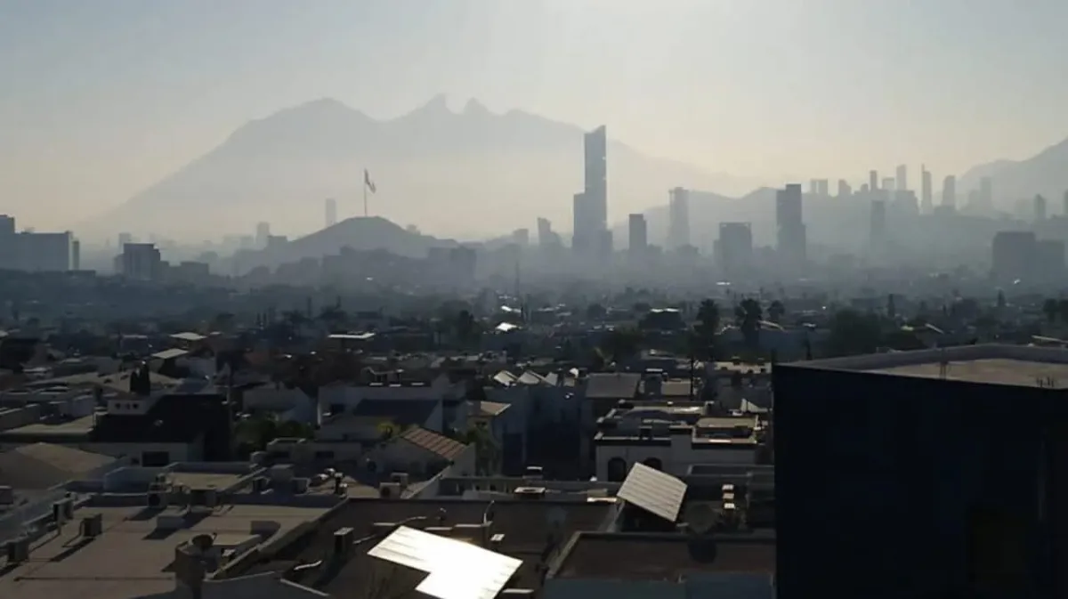 Vientos intensos elevarán polvo y presionan calidad del aire en Monterrey