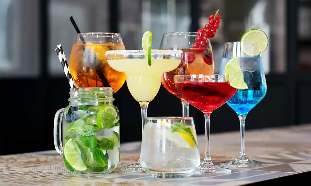 Refuerzan operativos en quintas y salones de Torreón para evitar venta de alcohol a menores