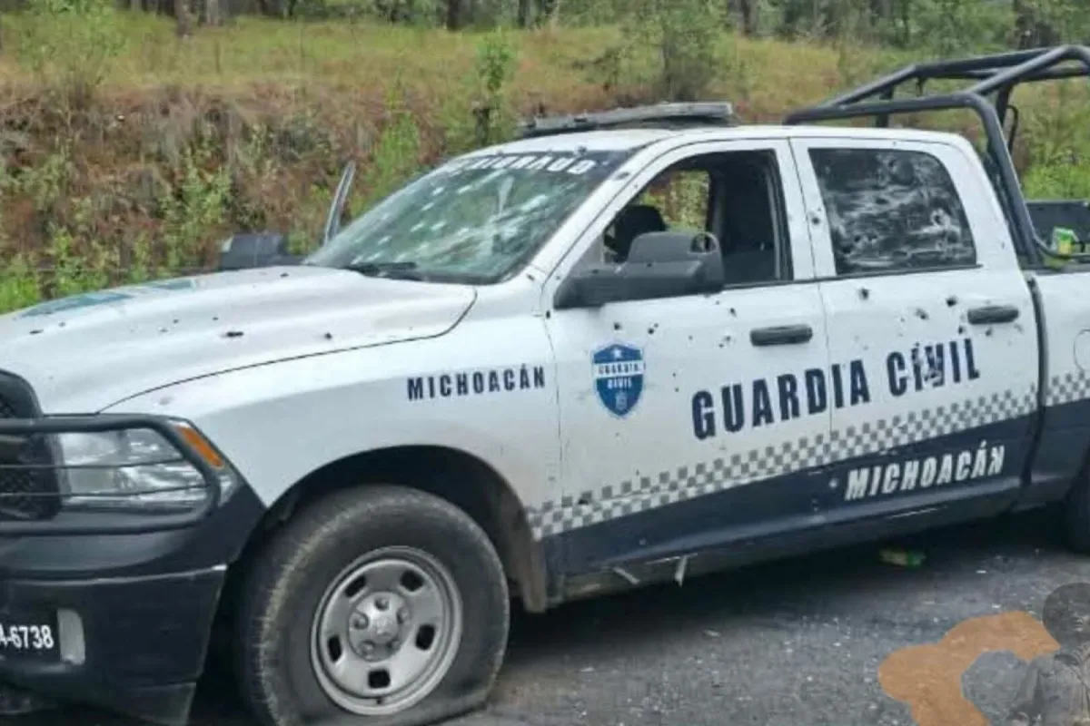 Emboscada en Michoacán deja cinco policías muertos y cinco heridos