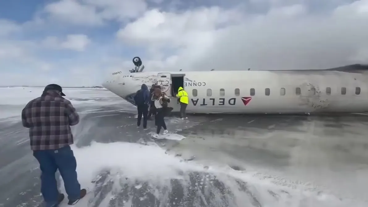 Accidente aéreo en Toronto deja al menos 18 heridos; autoridades investigan las causas