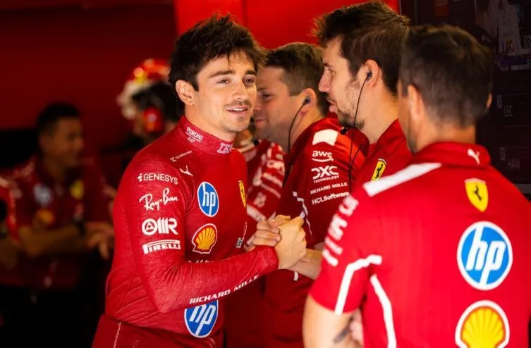 Ferrari asegura a su estrella: Charles Leclerc renueva contrato y continuará en la Fórmula 1