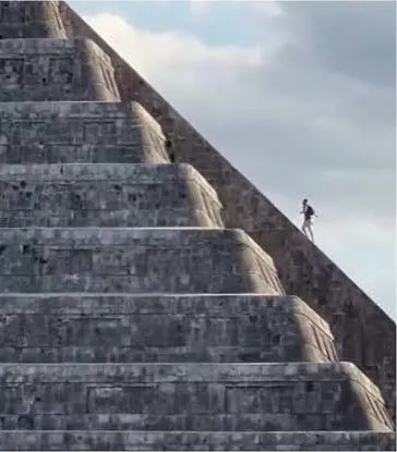 Turista alemán desata furia en Chichén Itzá tras subir a la pirámide de Kukulkán