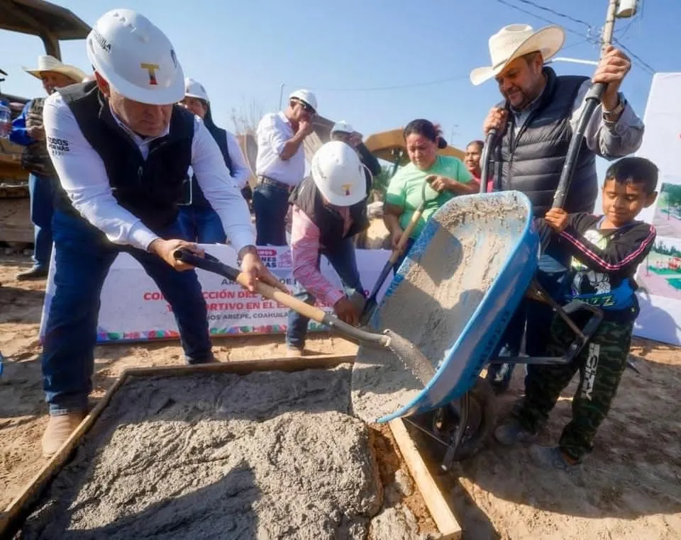 Arranca en ejido Mesillas obra de complejo recreativo y deportivo impulsada por el Gobierno de Ramos Arizpe