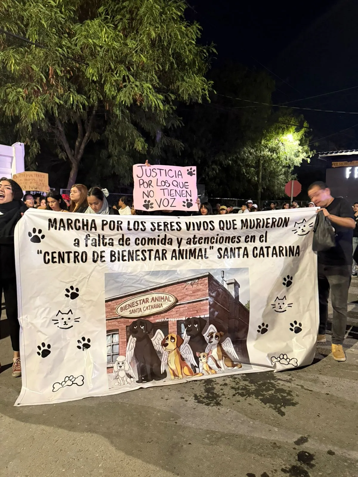 Protesta por maltrato animal interrumpe el Grito en Santa Catarina