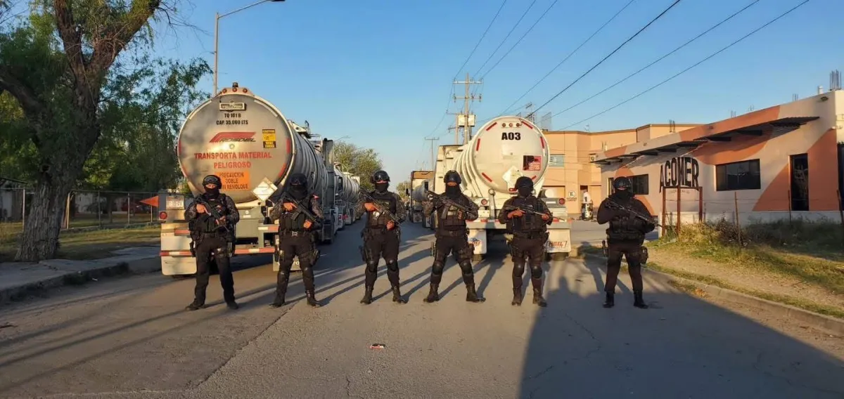 POLICÍA ESTATAL ASEGURA COMBUSTIBLE EN HIDALGO, COAHUILA