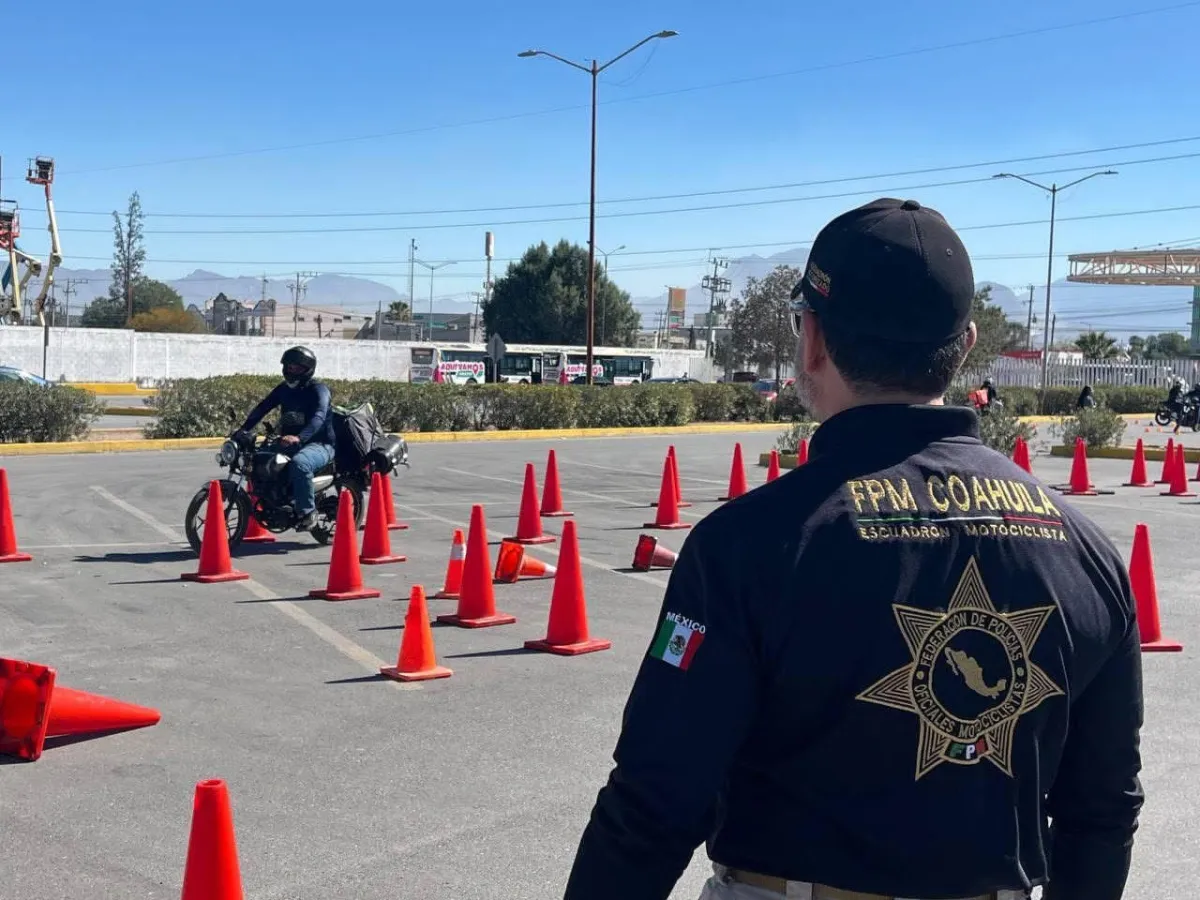 Buscan frenar accidentes en moto con curso gratuito en Saltillo