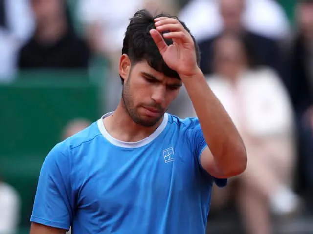 Alcaraz se baja del Barcelona Open por lesión en la muñeca y enciende alertas rumbo a Roland Garros