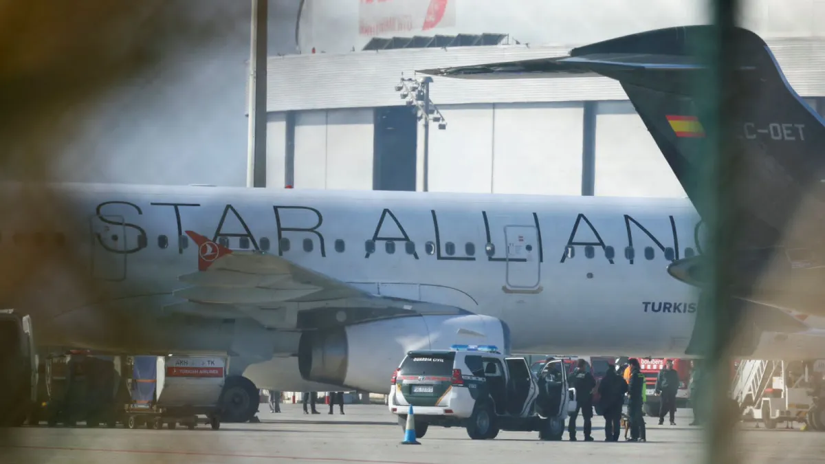 Amenaza de bomba obliga a avión de Turkish Airlines a aterrizar de emergencia en Barcelona