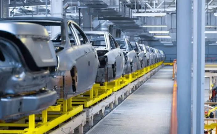 México sube al top 5 mundial en ensamblaje de autos tras aumentar producción un 5%