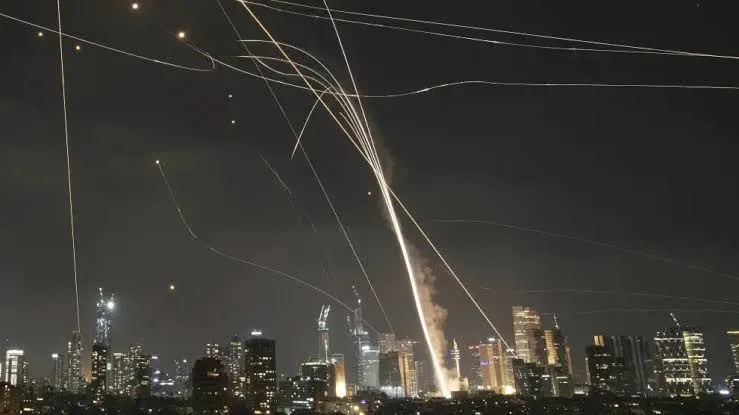 Israel bombardea Teherán en nueva ofensiva lanzada este domingo