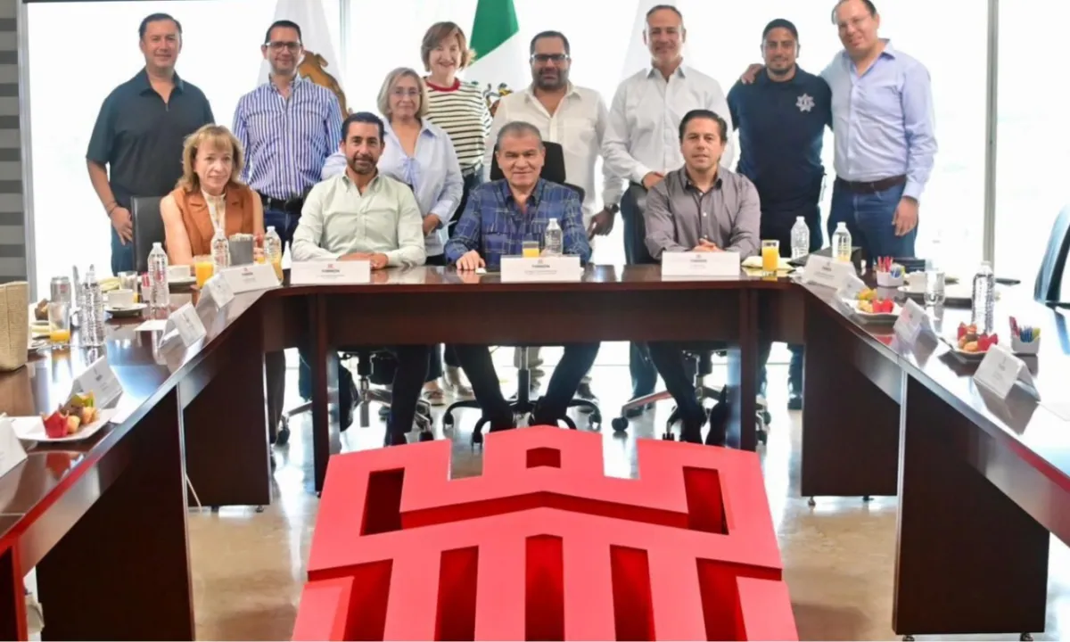 Miguel Riquelme dialoga con vecinos de San Isidro para atender necesidades del sector