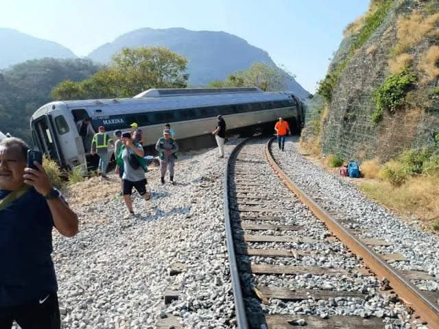 Aumenta a 13 la cifra de muertos por descarrilamiento del Tren Interoceánico en Oaxaca