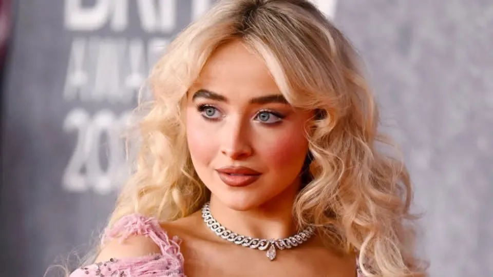 Sabrina Carpenter critica al gobierno de EE.UU. por usar su canción en campaña antimigrante