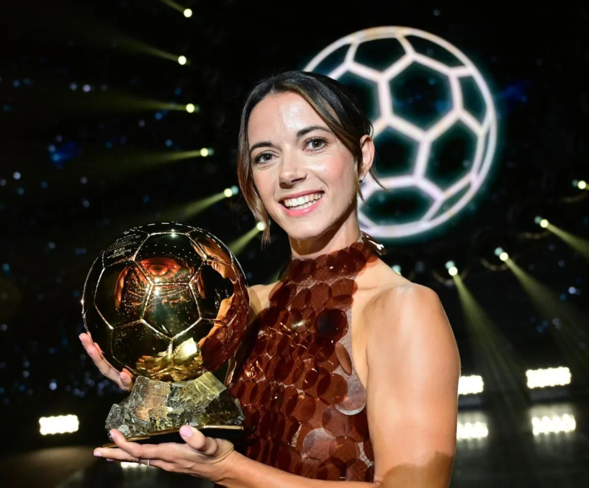 Aitana Bonmatí exhibe su tercer Balón de Oro y asegura que no piensa en el cuarto