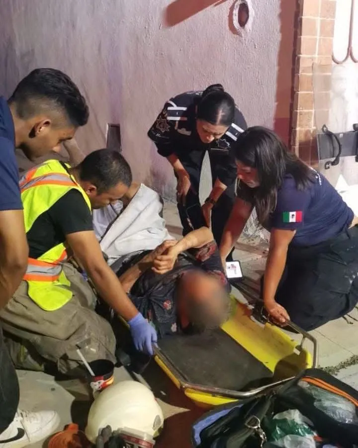 Rescatan a adulto mayor que vivía entre riesgo y abandono en Saltillo