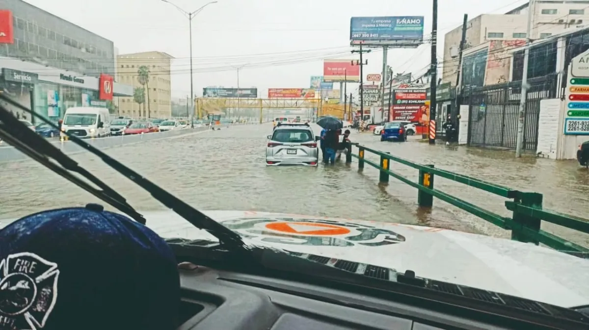 Tormenta sorprende a Nuevo León: en un día cayó la lluvia de todo un mes