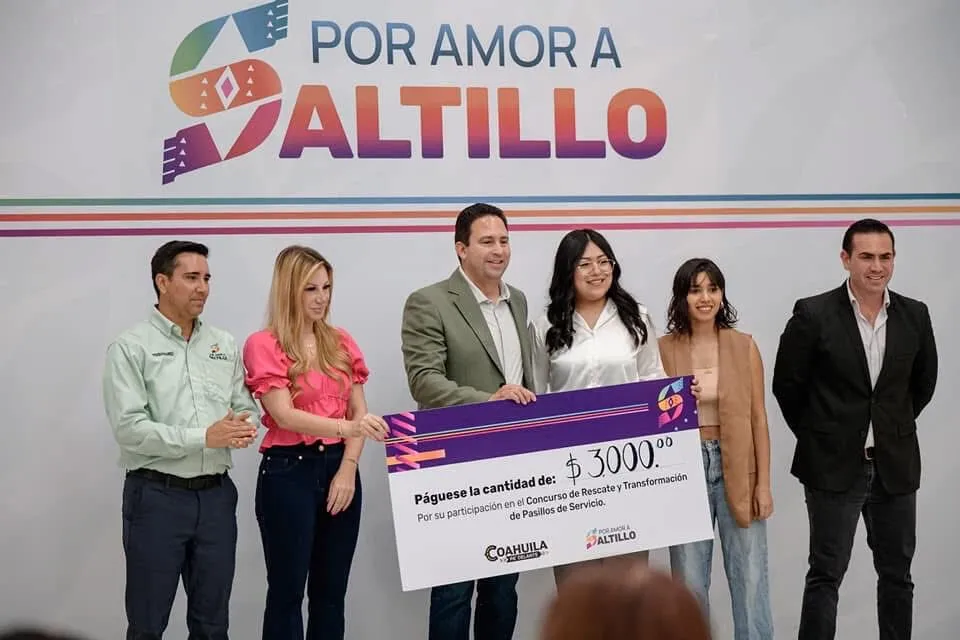 Premia Javier Díaz proyectos para recuperar callejones de Saltillo