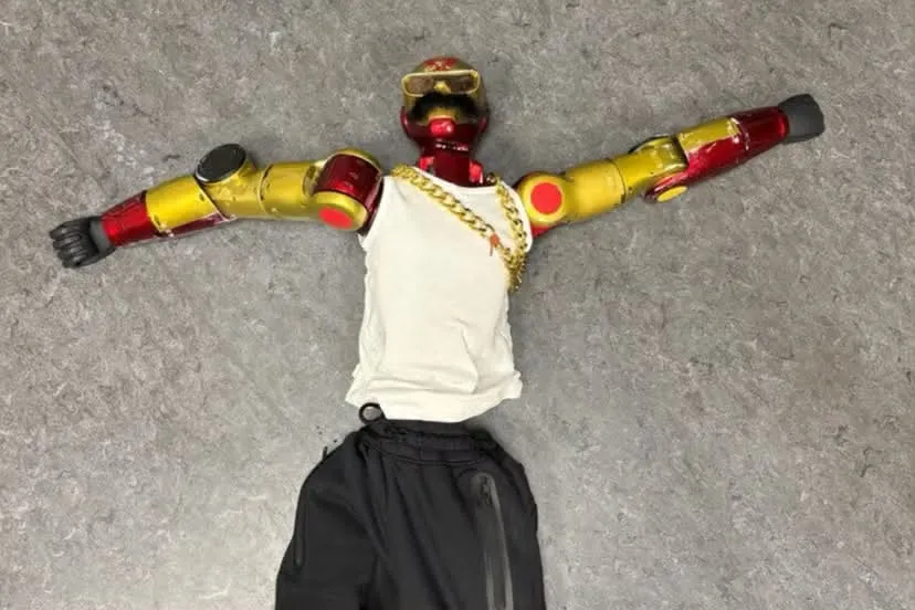 Aseguran robot humanoide por presuntos tocamientos a una adolescente en Alemania