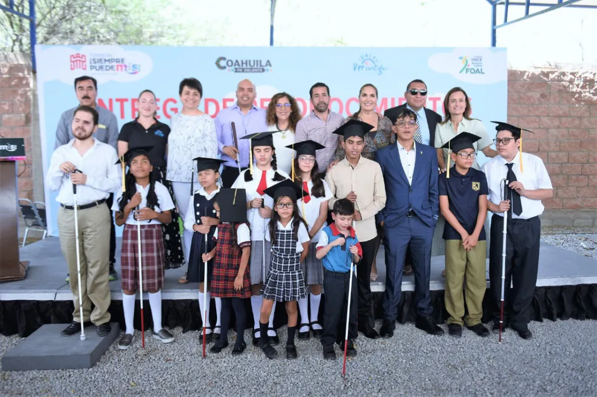 Torreón reconoce a estudiantes con discapacidad visual