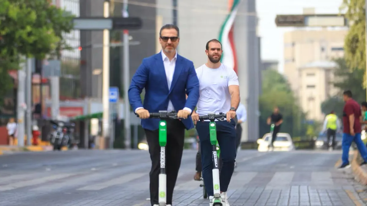 Monterrey lanza sistema de micromovilidad con bicicletas y scooters eléctricos