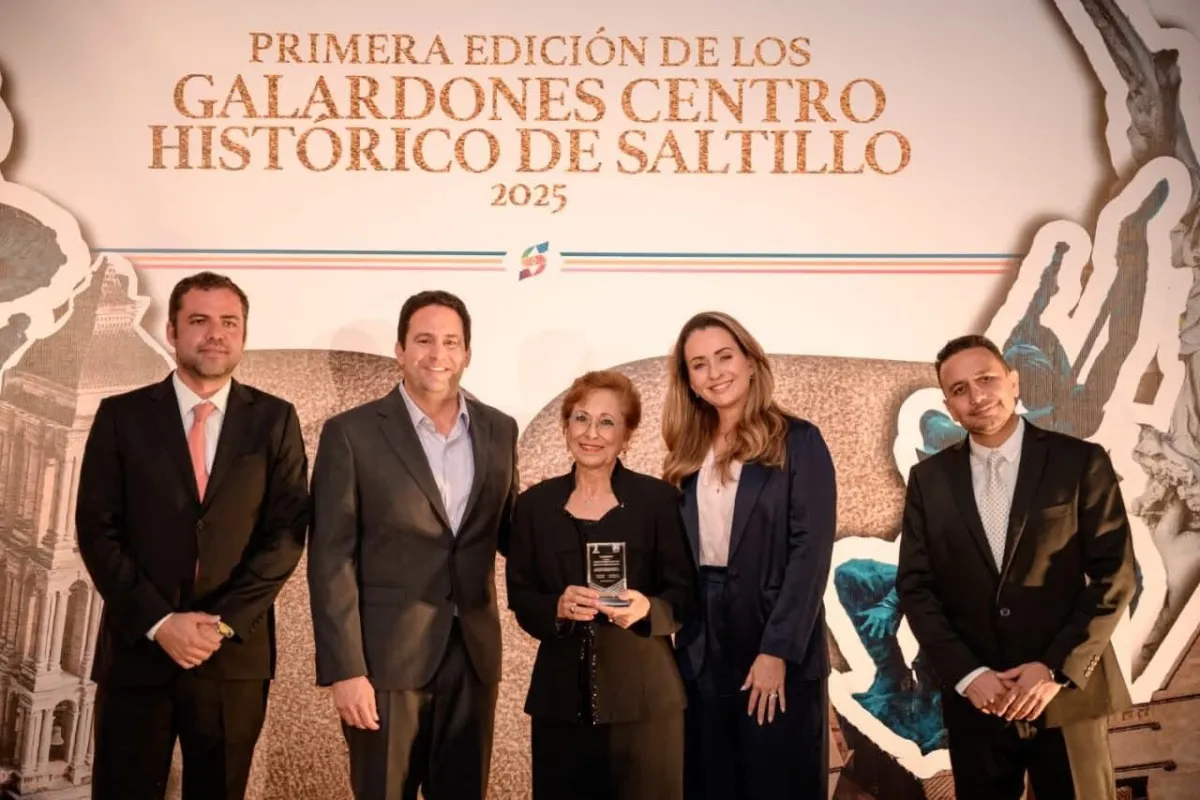 Reconoce Javier Díaz a comerciantes del Distrito Centro con los galardones “Centro Histórico de Saltillo 2025”