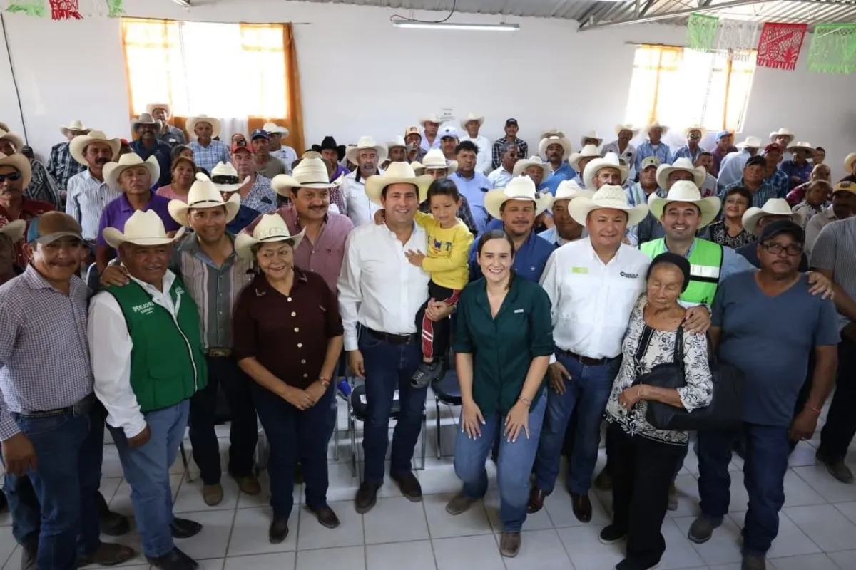 Javier Díaz refuerza apoyos al campo saltillense con inversión histórica y entrega de semilla forrajera