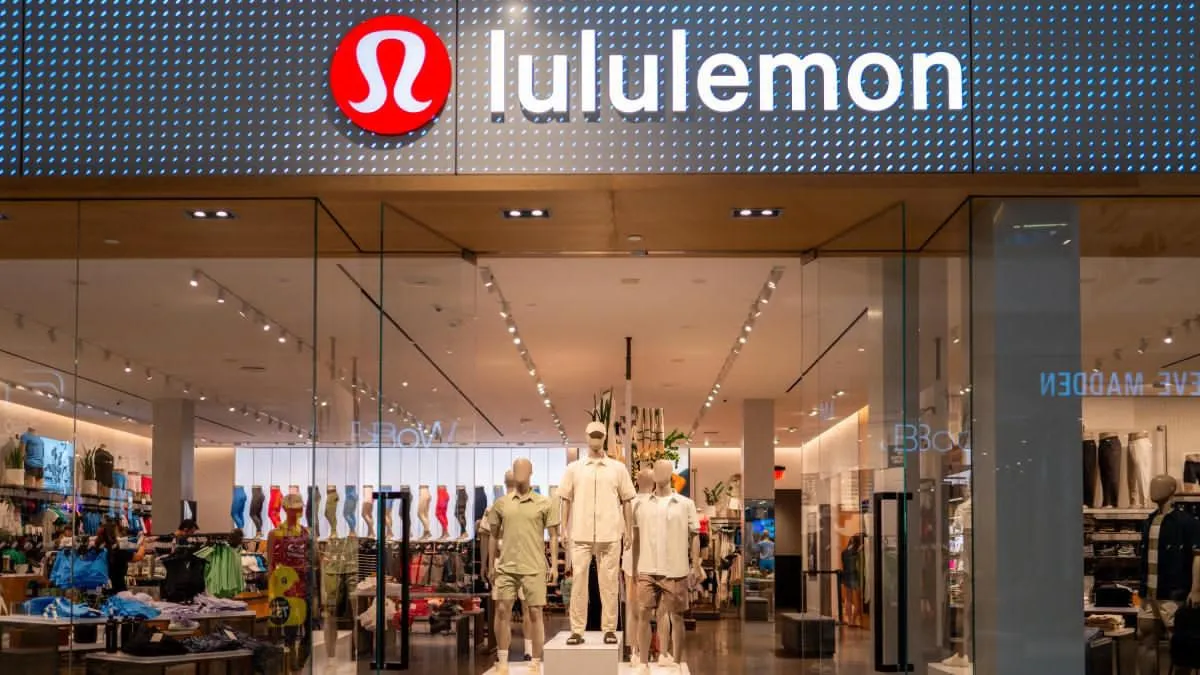 Texas investiga a Lululemon por posible presencia de químicos tóxicos en su ropa