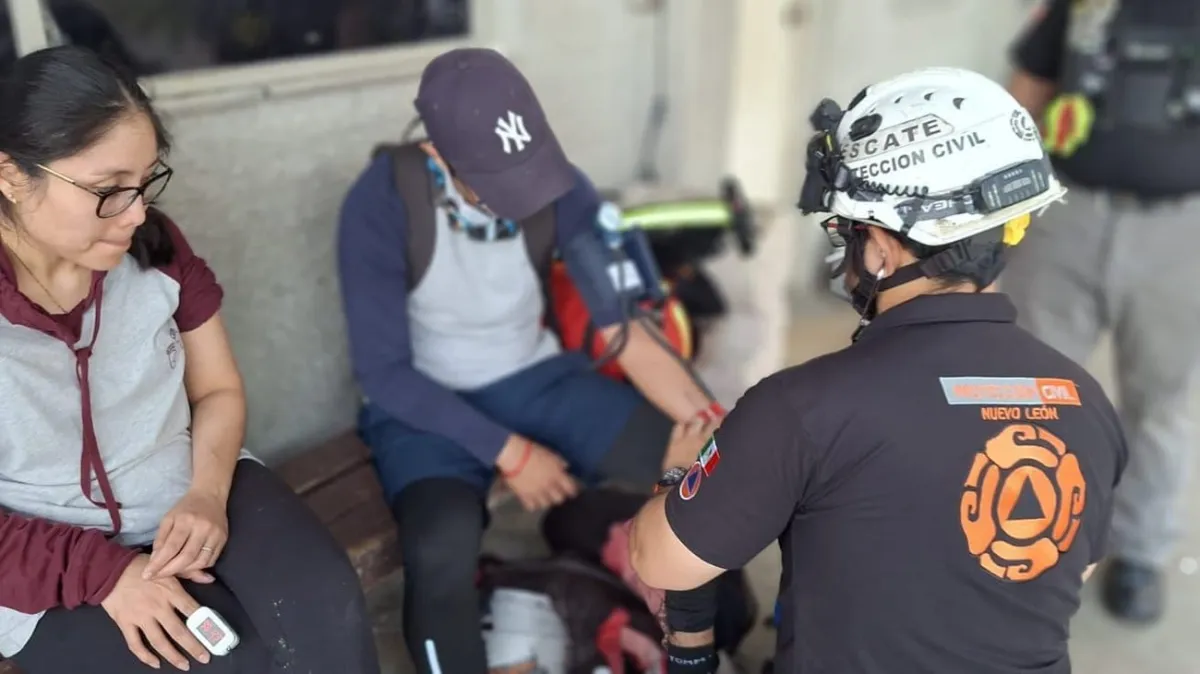 Operativo aéreo salva a dos excursionistas en el Cerro del Topo Chico