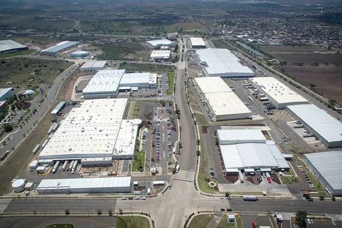Detona nearshoring en Nuevo León déficit de naves industriales