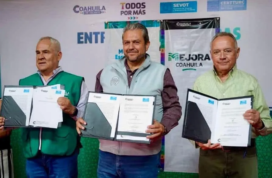Familias de Ramos Arizpe reciben certeza jurídica sobre su patrimonio con nuevo convenio de escrituras