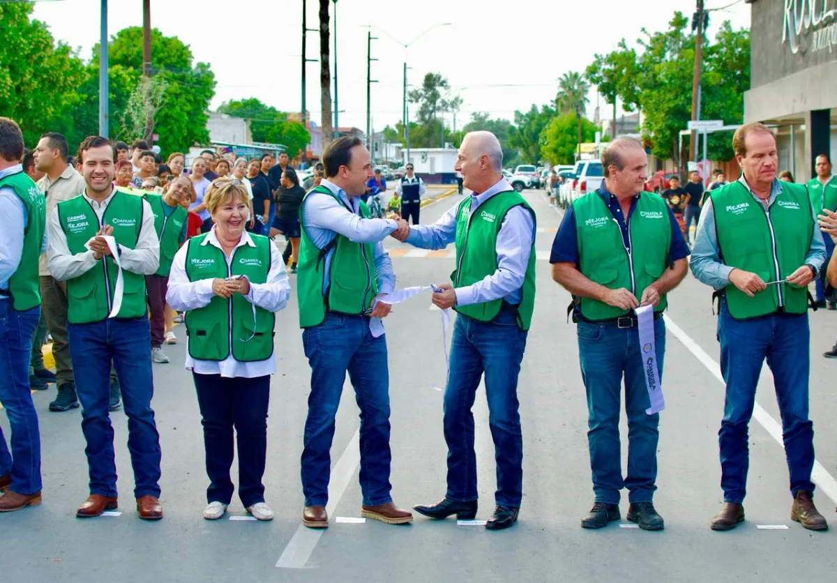Entregan Román Cepeda y Manolo Jiménez nuevas obras de pavimentación en Torreón