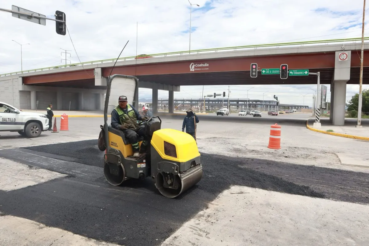 Intensifican labores de bacheo tras lluvias en Mirasierra y Teresitas en Saltillo