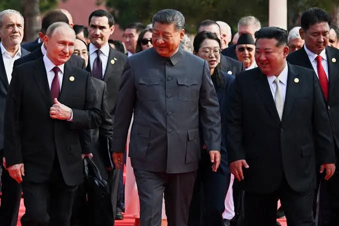 Xi Jinping inaugura desfile por el 80 aniversario del fin de la Segunda Guerra Mundial junto a Putin y Kim Jong-un